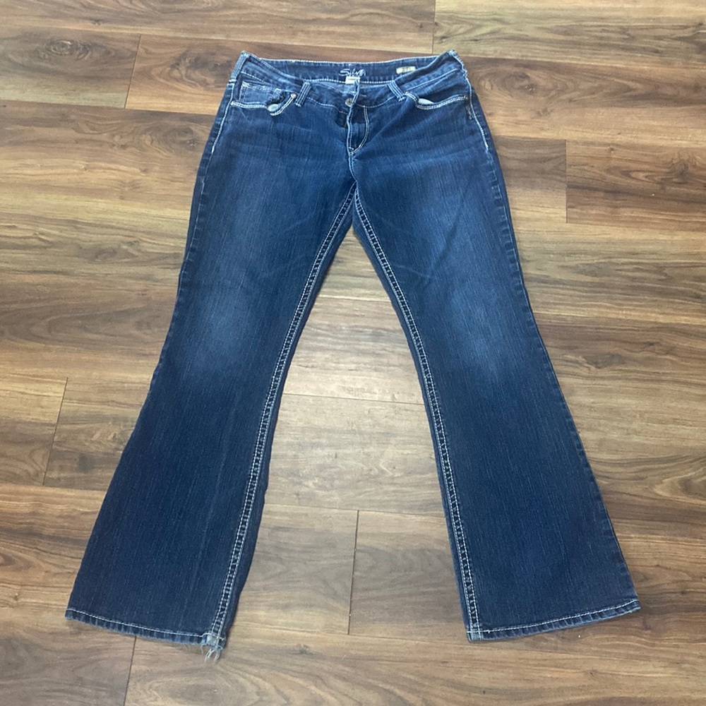 Silver jeans, Suki